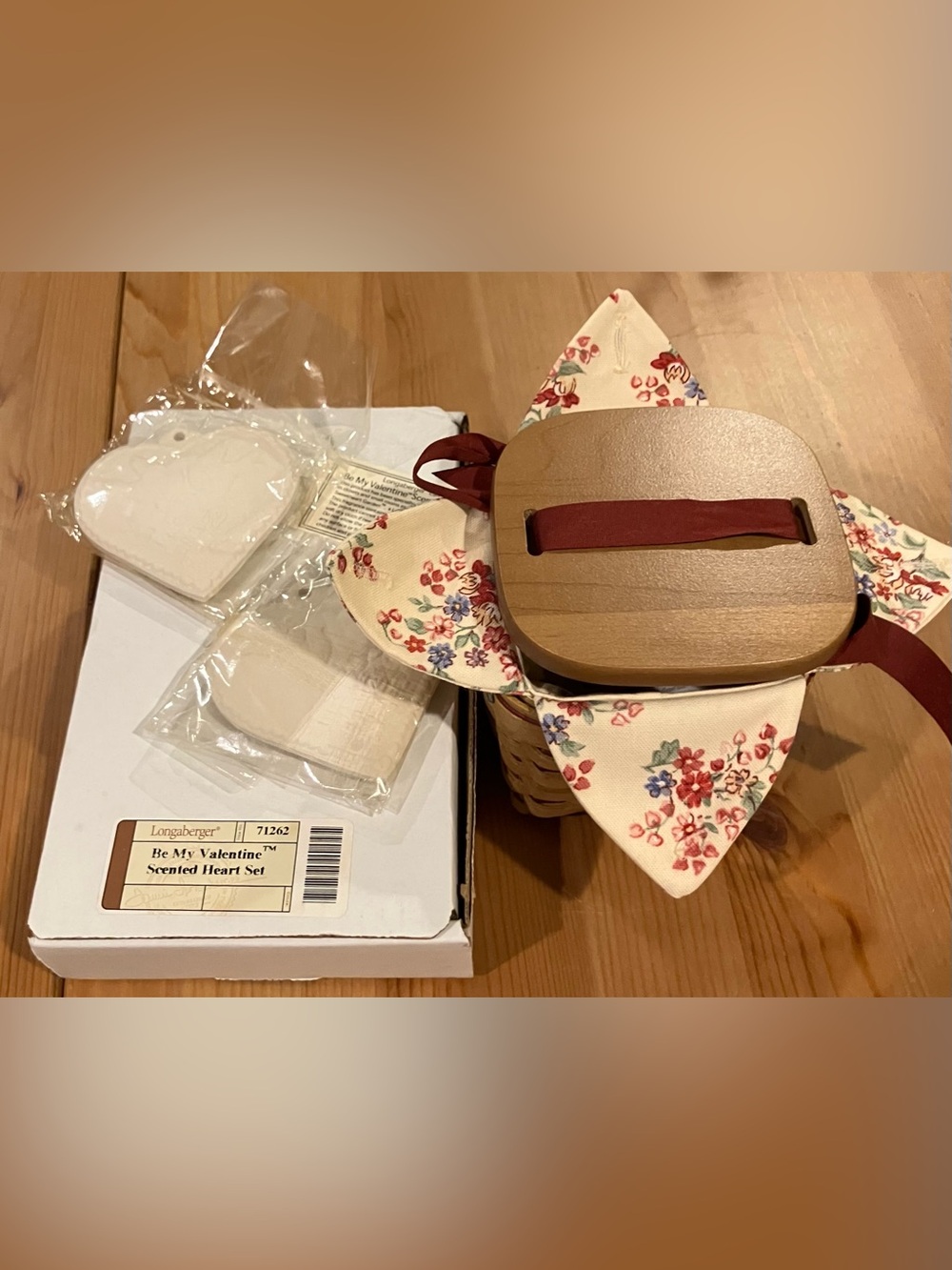 NEW Longaberger Set of 2 Longaberger Small Sweetest Basket & Valentine Scented